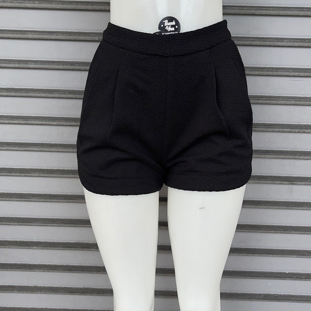Lush Black Textured High Waisted Shorts Hidden Side Zipper Pleated Tulip XS